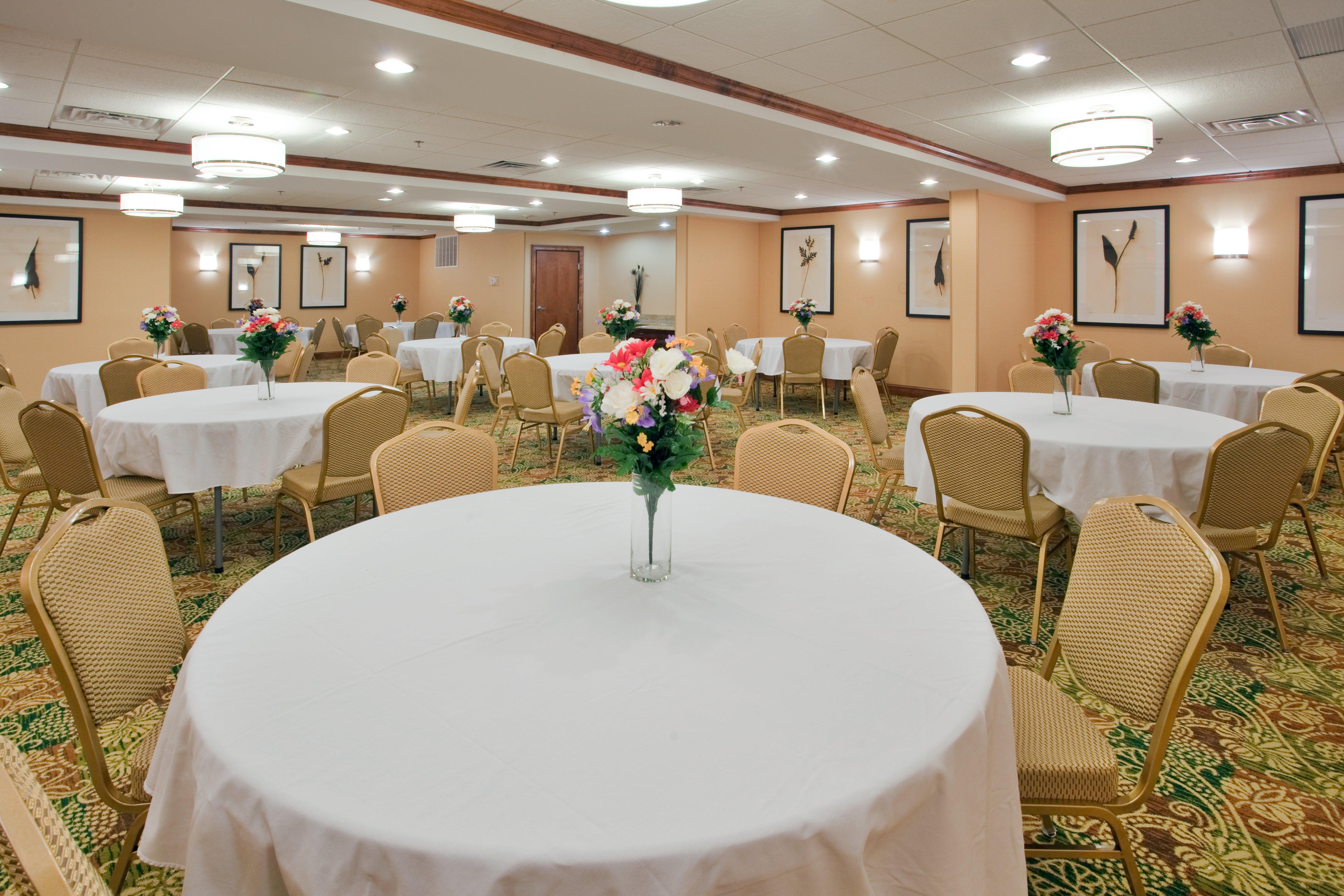Holiday Inn Express Hotel & Suites Fredericksburg By Ihg Ngoại thất bức ảnh