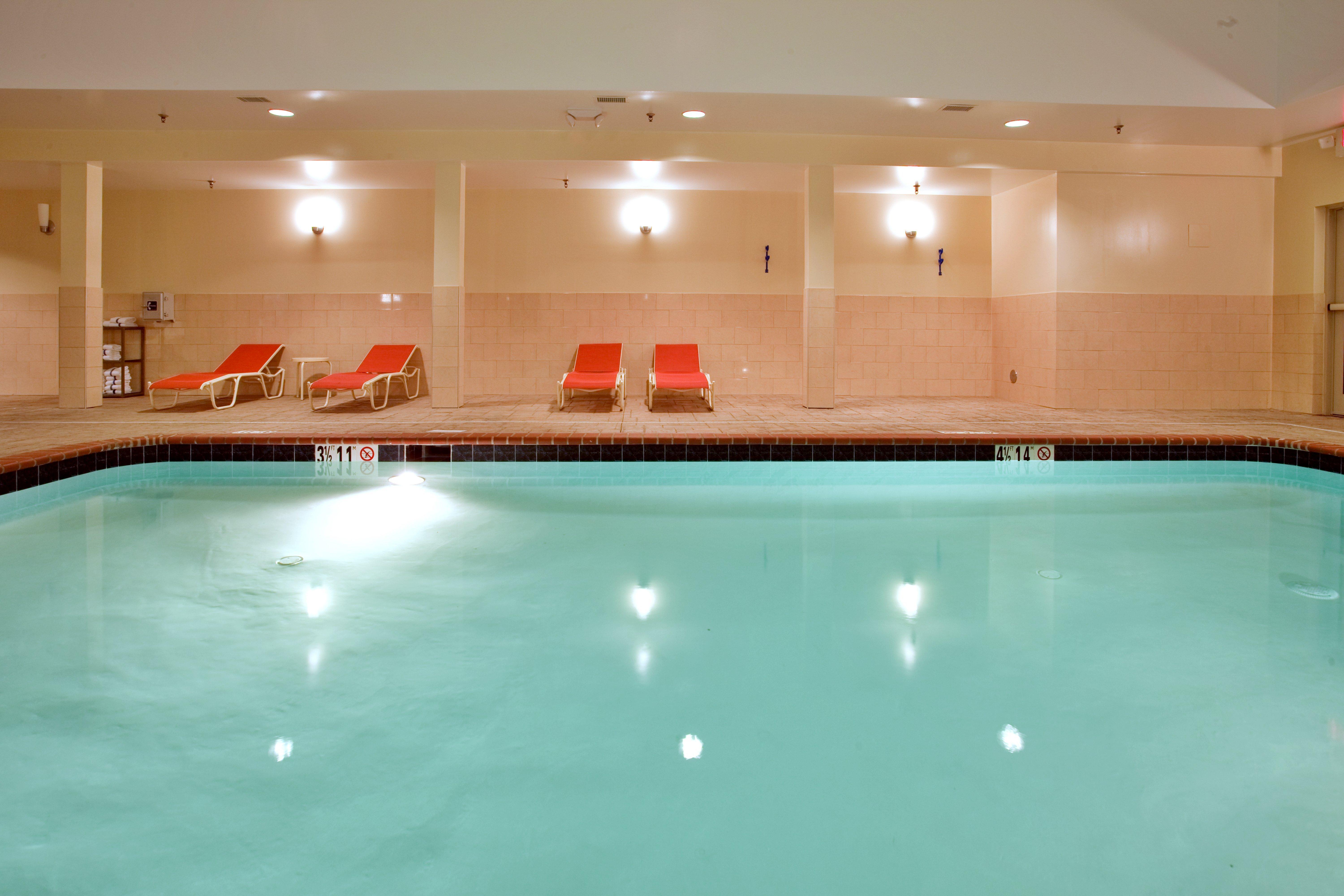 Holiday Inn Express Hotel & Suites Fredericksburg By Ihg Ngoại thất bức ảnh