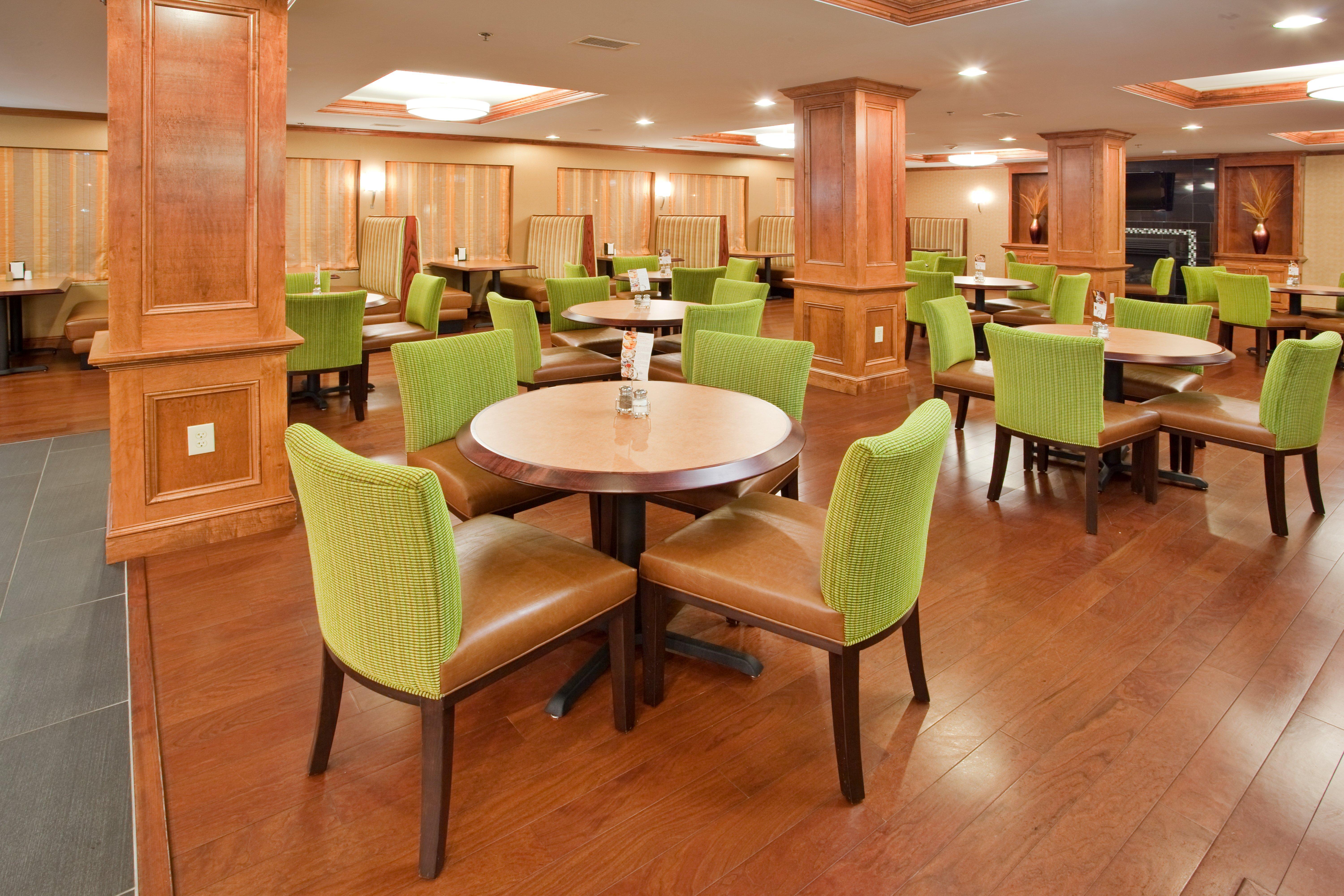 Holiday Inn Express Hotel & Suites Fredericksburg By Ihg Ngoại thất bức ảnh