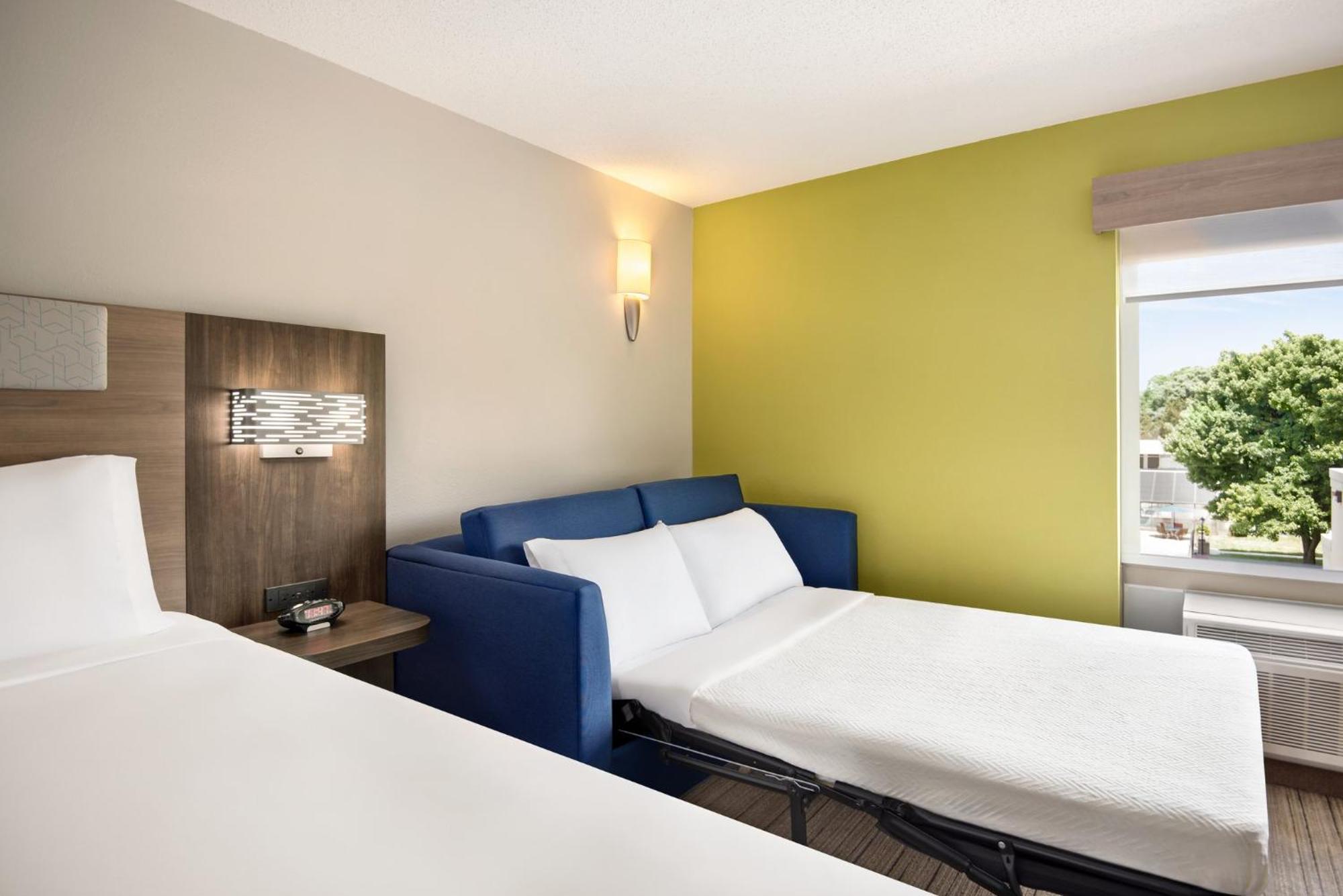Holiday Inn Express Hotel & Suites Fredericksburg By Ihg Ngoại thất bức ảnh