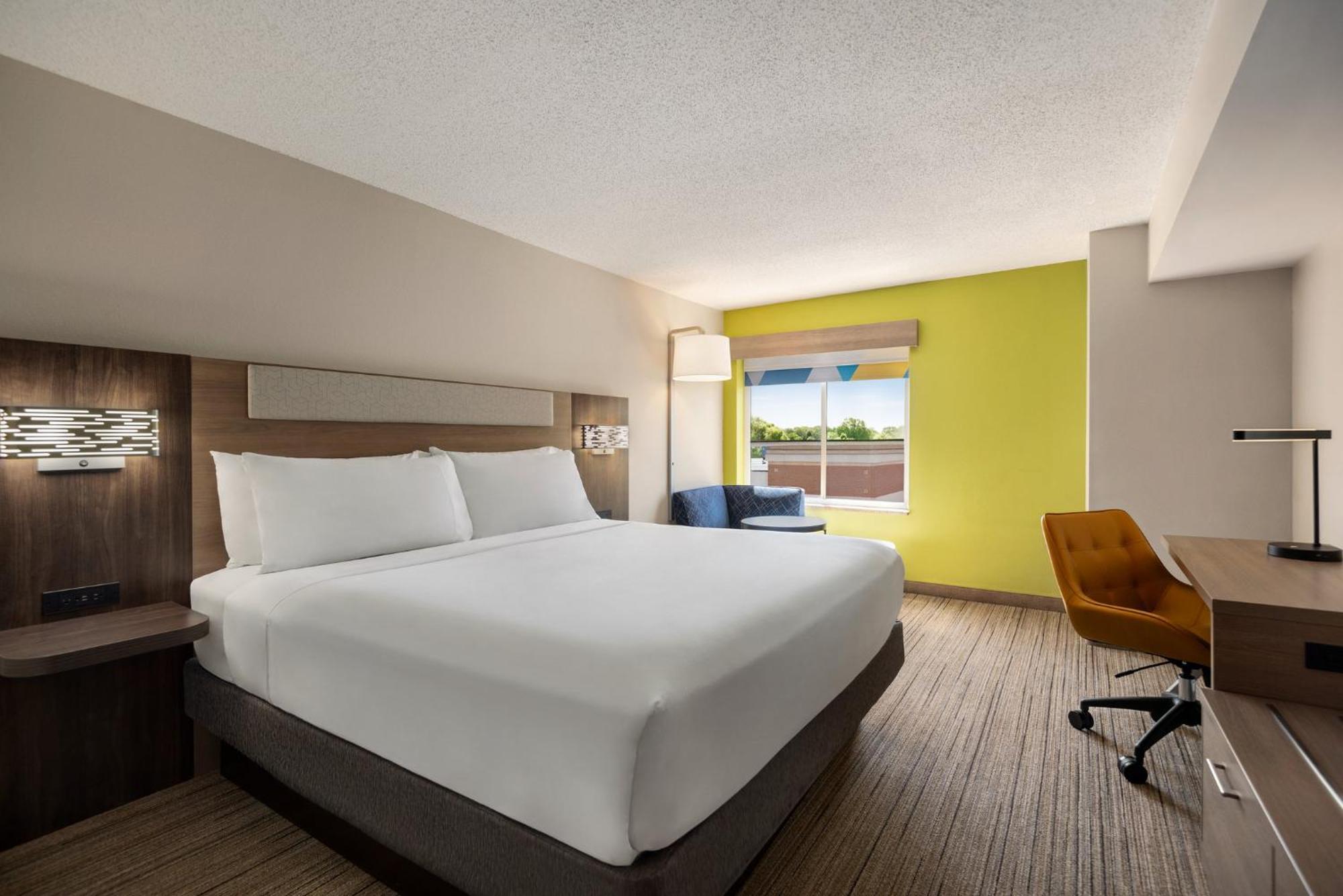 Holiday Inn Express Hotel & Suites Fredericksburg By Ihg Ngoại thất bức ảnh